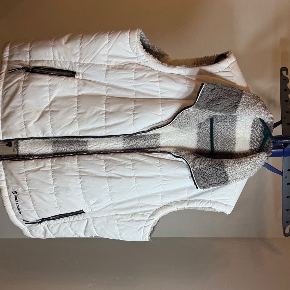 Free Country White Quilted Vest with Sherpa Lining